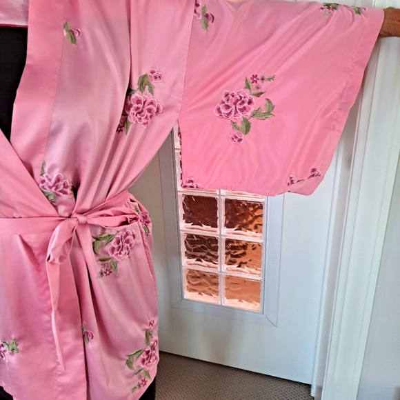 Victoria's Secret Other - Victoria Secrets Vintage Kimono-Style Robe